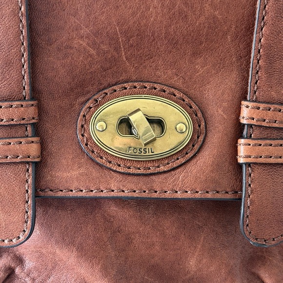 Fossil Leather Purse Crossbody Saddle Bag Brown Messenger Minimalist Key Charm - Picture 3 of 16